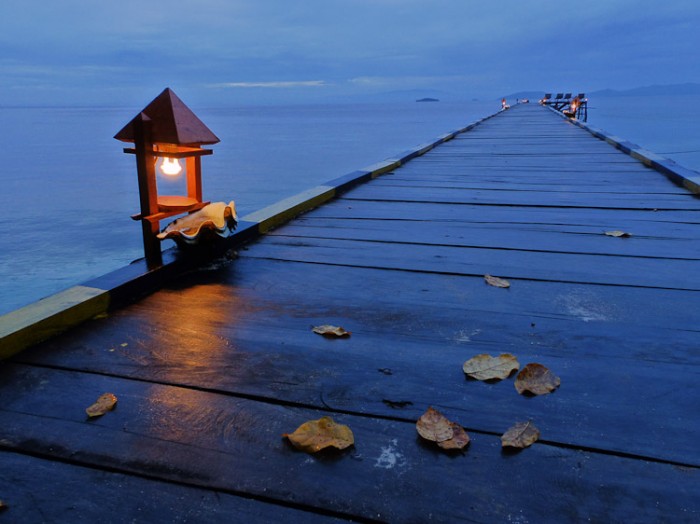 Before sunrise di dermaga