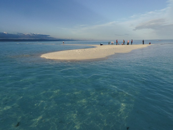 Pasir timbul depan pulau kho