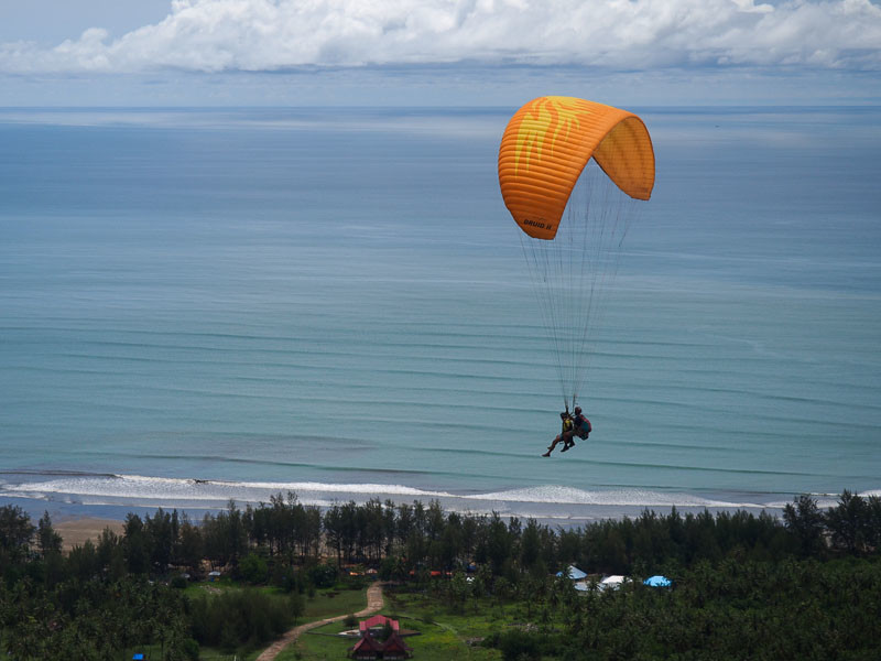 vila-air-manis-padang-paralayang (25)